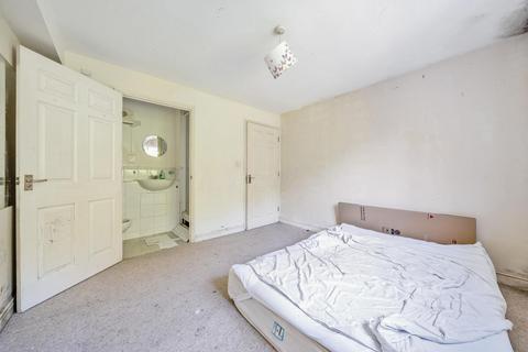 2 bedroom flat for sale, Thyme Close, Blackheath