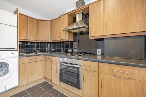 2 bedroom apartment to rent, Croxted Road London SE21