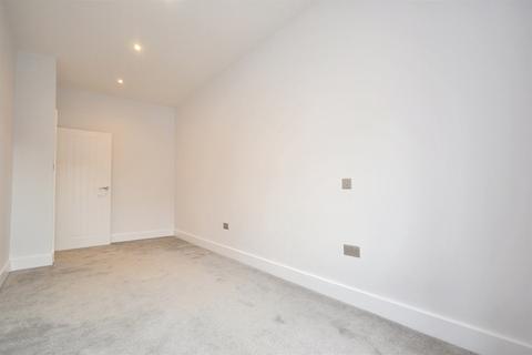 1 bedroom flat for sale, Salisbury City Centre