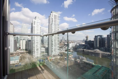 3 bedroom flat to rent, Duckman Tower, London E14