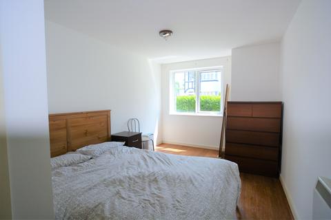 2 bedroom flat to rent, Park Road, London SW19