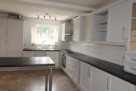 4 bedroom terraced house to rent, Waltham Close, Hutton, Brentwood, Essex, CM13