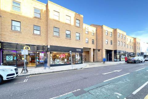 2 bedroom flat to rent, Fife Road, Kingston Upon Thames