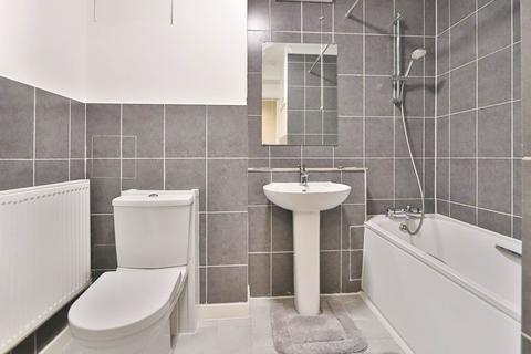 2 bedroom flat to rent, Fife Road, Kingston Upon Thames