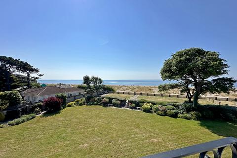 3 bedroom penthouse for sale, Craigweil Manor, Craigweil-on-Sea, Bognor Regis, West Sussex PO21