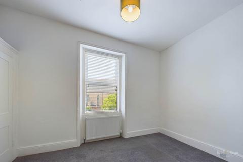 1 bedroom in a house share to rent, Seaside Road, Eastbourne