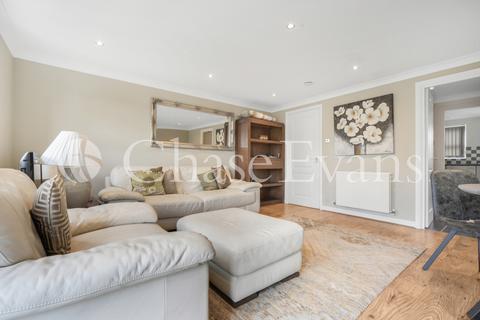20 Schooner Close, London, E14 3GG