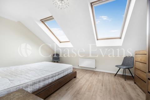 20 Schooner Close, London, E14 3GG