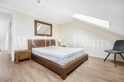 20 Schooner Close, London, E14 3GG
