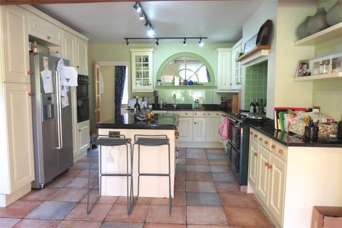 5 bedroom detached house to rent, Nr Petworth, West Sussex, GU28