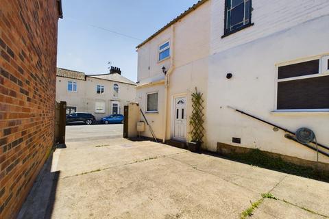 3 bedroom end of terrace house for sale, Middle Street North, Driffield, YO25 6ST