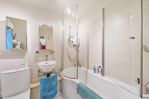 131 Ruston Road, London, SE18 5QY