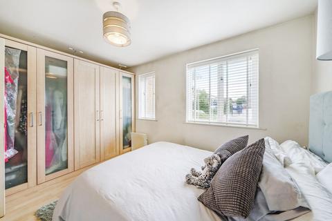 131 Ruston Road, London, SE18 5QY