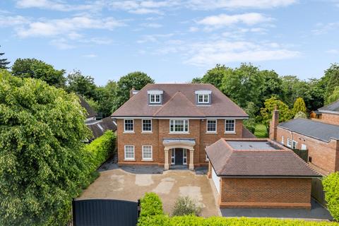 5 bedroom detached house for sale, Gregories Road, Beaconsfield, HP9