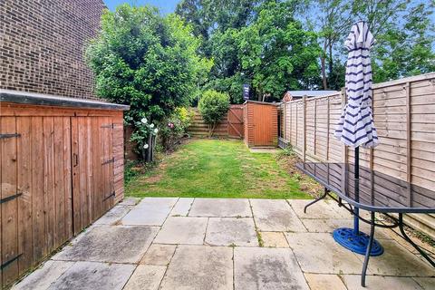 2 Bicknor Road, Orpington, BR6 0TS