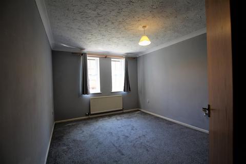 2 bedroom flat to rent, Lowestoft, NR32