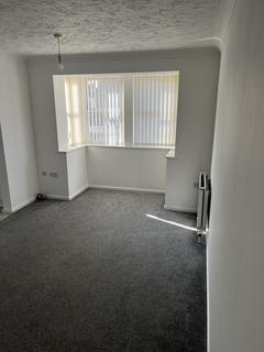 2 bedroom flat to rent, Lowestoft, NR32