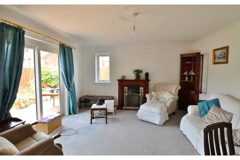 3 bedroom bungalow for sale, Barretts Close, Peterborough PE7