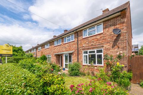 3 bedroom end of terrace house for sale, Taynton Drive, Merstham, RH1