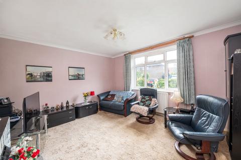 3 bedroom end of terrace house for sale, Taynton Drive, Merstham, RH1