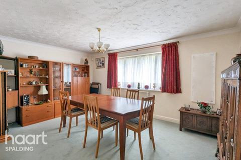 4 bedroom detached bungalow for sale, Sutton Bridge PE12