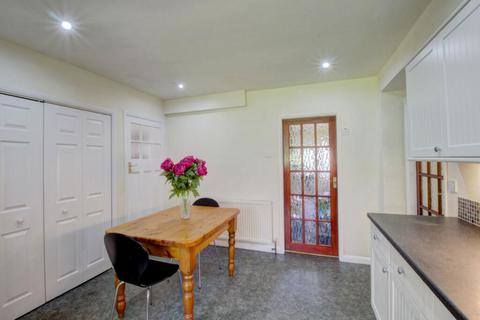 37 Heathfield, Leeds, LS16 7AB