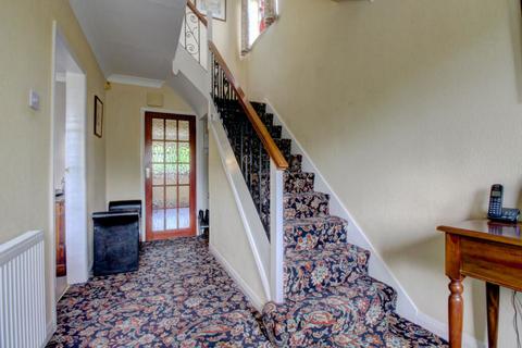 37 Heathfield, Leeds, LS16 7AB