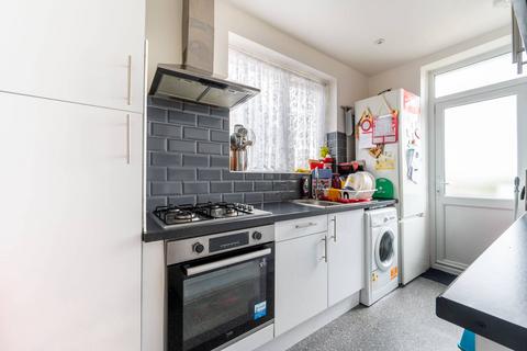 2 bedroom flat for sale, Bermans Way, Neasden, London, NW10