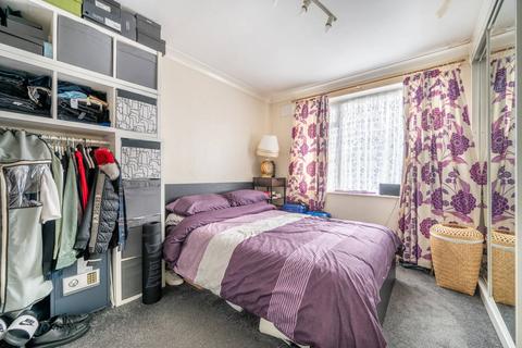 2 bedroom flat for sale, Bermans Way, Neasden, London, NW10