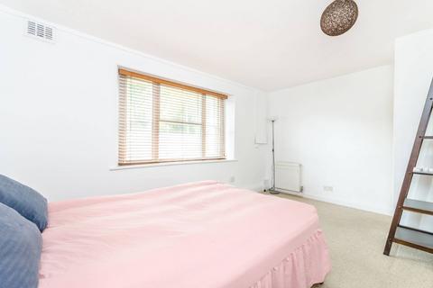 2 bedroom flat to rent, Shooters Hill Road, Blackheath, London, SE3