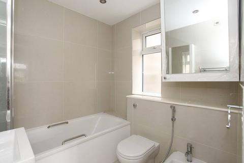 2 bedroom flat to rent, Vivian Avenue, Hendon, London, NW4