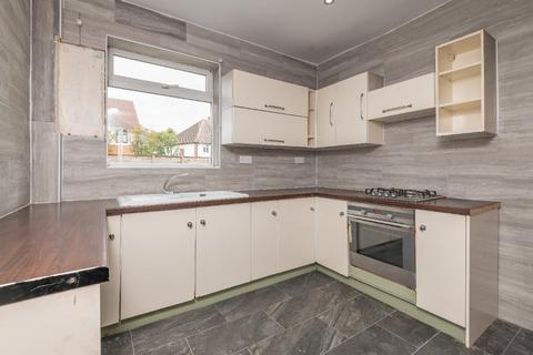 4 bedroom detached house to rent, Harrogate Road, Leeds LS17