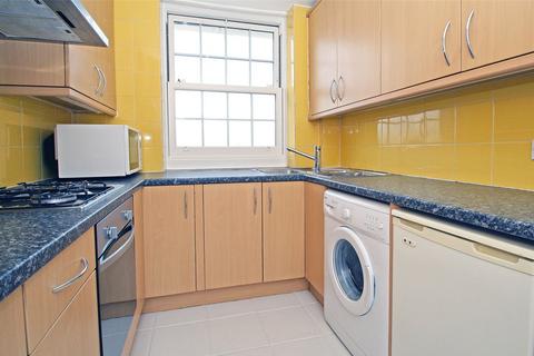 5 bedroom apartment to rent, Lea Court, Emlyn Gardens, London, W12