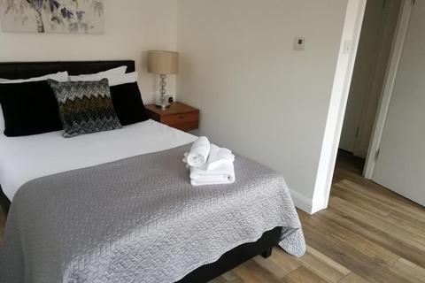 2 bedroom apartment to rent, Queen Street,  Maidenhead,  SL6