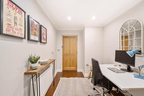 2 bedroom apartment for sale, Oatlands Avenue, Weybridge, KT13