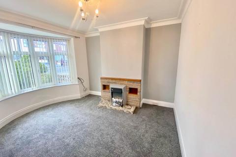 3 bedroom semi-detached house to rent, Kingsway, Wombwell, Barnsley