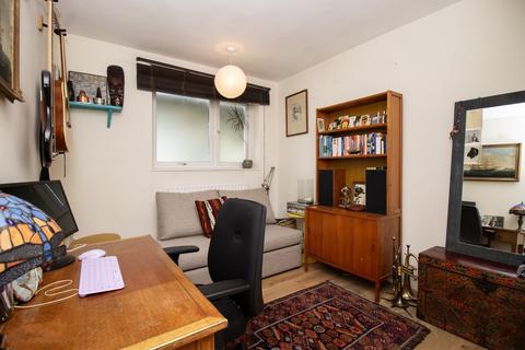 2 bedroom flat for sale, Myatt Court, 120 Malpas Road, London, SE4