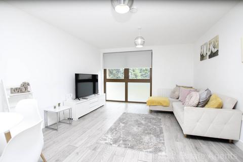 2 bedroom apartment to rent, Aldenham Road, Bushey