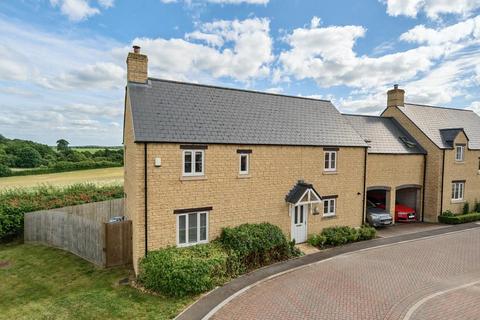 4 bedroom link detached house for sale, Stonesfield,  Oxfordshire,  OX29