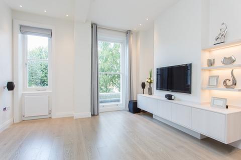 1 bedroom apartment to rent, Belsize Park Gardens, London, NW3