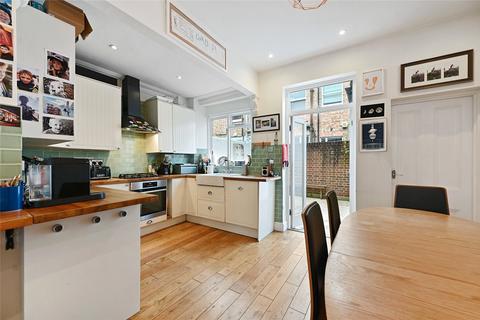 3 bedroom terraced house to rent, Galloway Road, London, W12