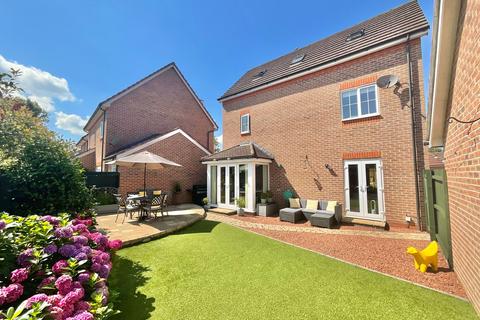 5 bedroom detached house for sale, Holly Place, Wistaston, CW5