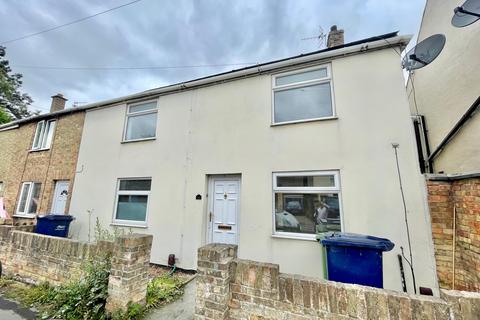 3 bedroom end of terrace house to rent, Church Street, Whittlesey PE7