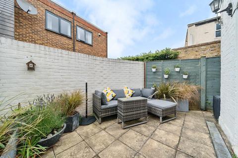 66a Vanderbilt Road, London, SW18 3BQ