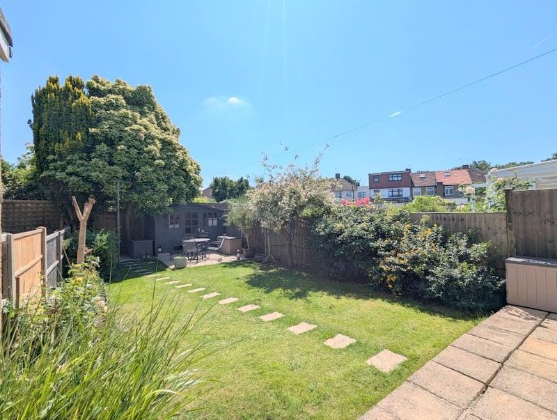Fernside Avenue, Feltham, TW13 3 bed terraced house for sale £475,000