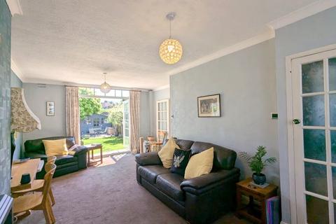 74 Fernside Avenue, Feltham, TW13 7BN