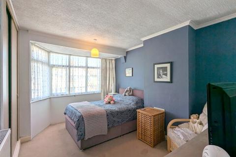 74 Fernside Avenue, Feltham, TW13 7BN