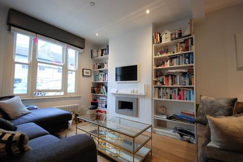 3 bedroom terraced house to rent, Thorne Street, London, SW13