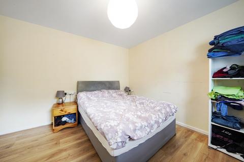 1 bedroom apartment to rent, Commercial Road, London, E14
