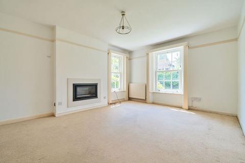 2 bedroom ground floor flat for sale, North Street, Midhurst, GU29